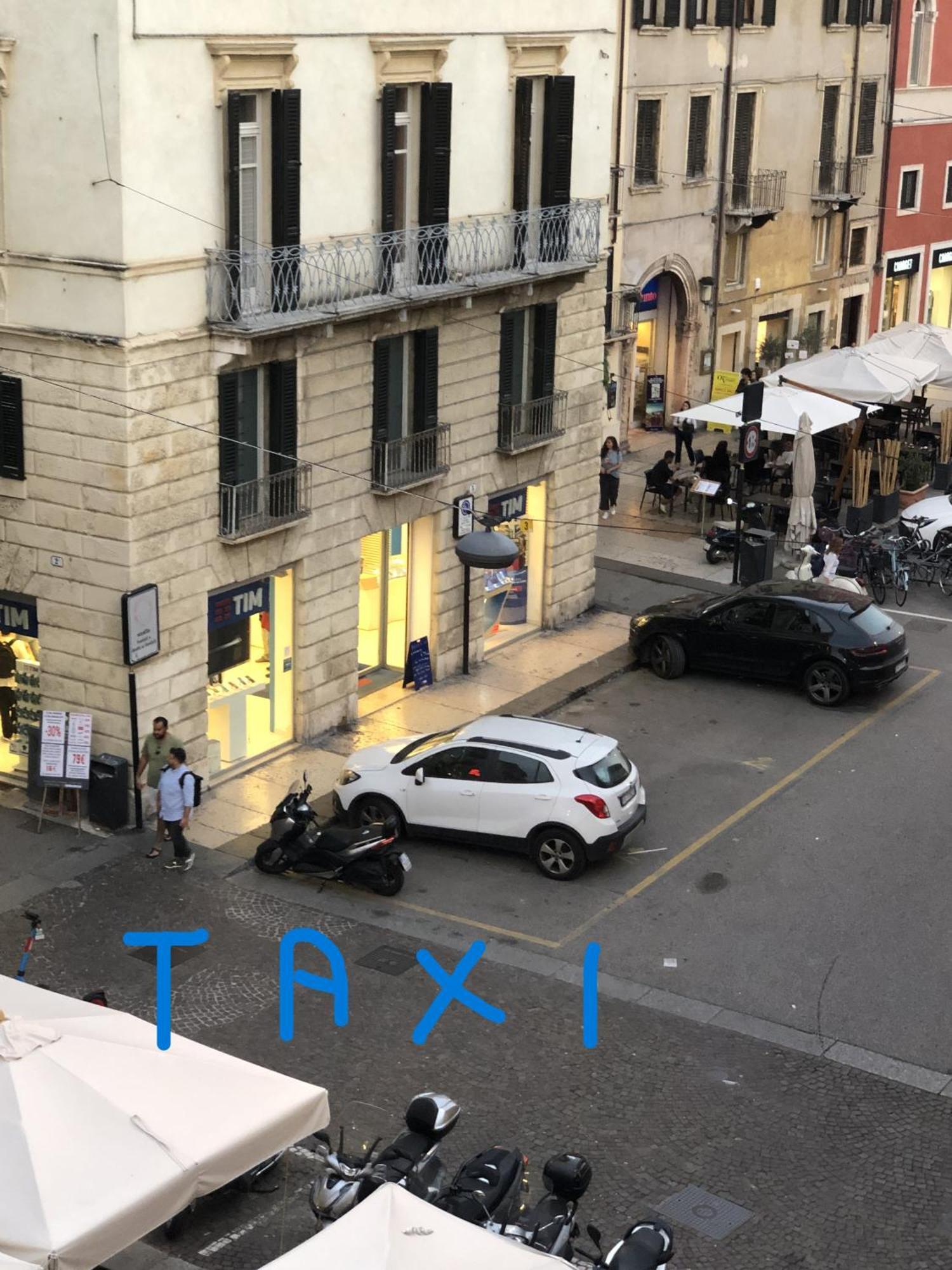 Casa Gallieno nel cuore di Verona Esterno foto